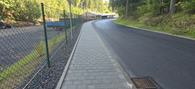 Chodník a opěrná zeď u areálu fy ŽIVA, Klášterec nad Orlicí