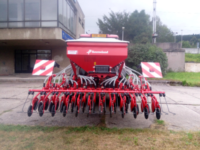 Pořízení zemědělského stroje a příkrmišť