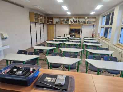 Revitalizace odborné učebny chemie/biologie a rekonstrukce zázemí pro učitele 1. stupně